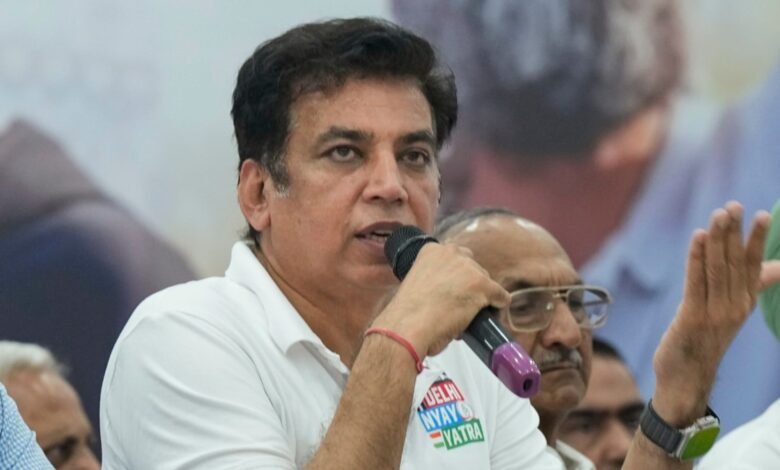 देवेंद्र-यादव-ने-दिल्ली-के-पब्लिक-ट्रांसपोर्ट-को-लेकर-bjp-को-घेरा,-बोले-‘बसों-की-कमी-से-लोग-परेशान’