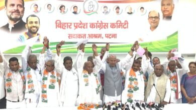 Photo of बिहार में चुनाव से पहले BJP-JDU को बड़ा झटका, 2 दिग्गज नेताओं के साथ सैकड़ों समर्थक कांग्रेस में शामिल