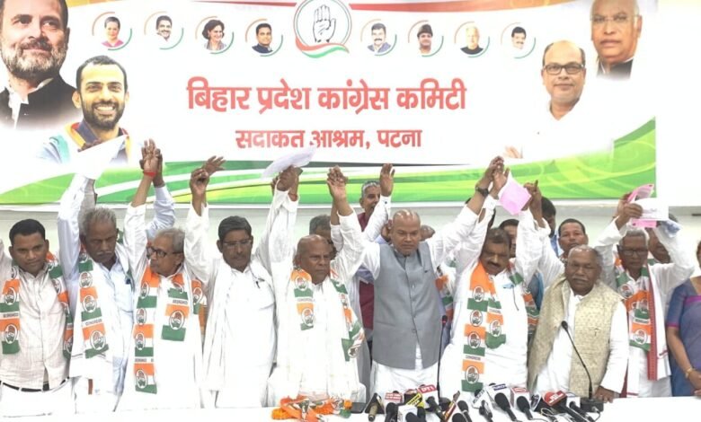 बिहार-में-चुनाव-से-पहले-bjp-jdu-को-बड़ा-झटका,-2-दिग्गज-नेताओं-के-साथ-सैकड़ों-समर्थक-कांग्रेस-में-शामिल